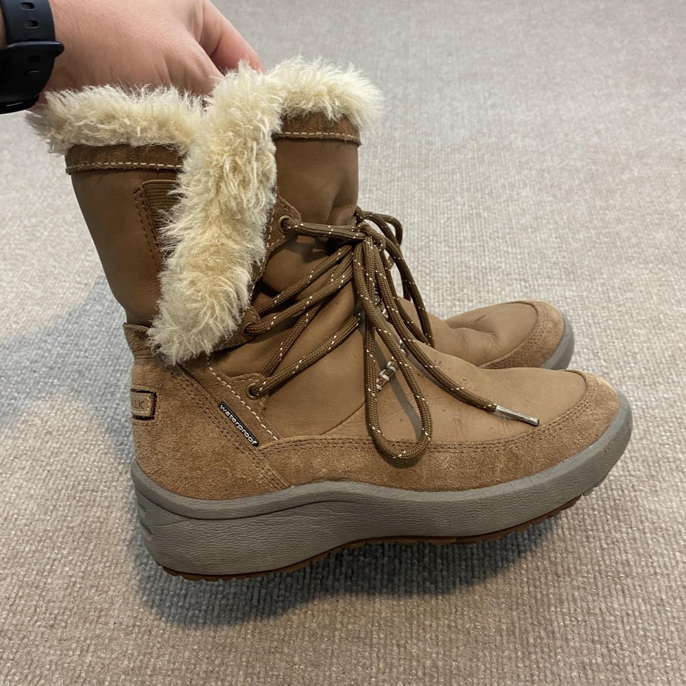 Clarks Snow Boots Womens Size 6.5 Brown Leather Faux Fur Waterproof Wave Walk